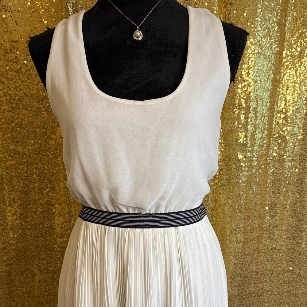 Guess Elegant White Maxi Dress - Picture 3 of 11